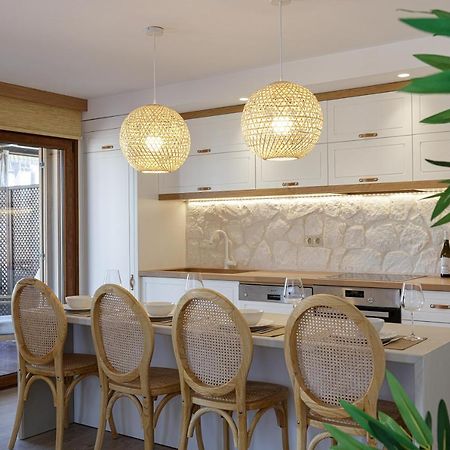 Villa Seashell -Wonderful Newly Renovated Villa On The Beach Galatás Buitenkant foto