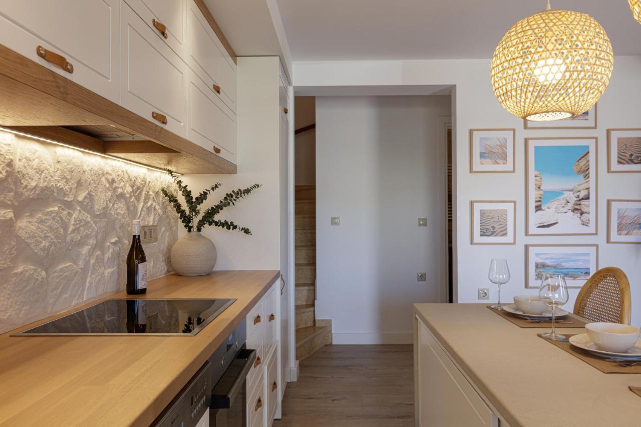 Villa Seashell -Wonderful Newly Renovated Villa On The Beach Galatás Buitenkant foto