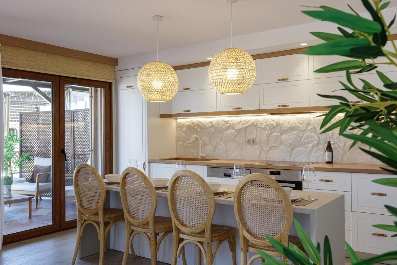 Villa Seashell -Wonderful Newly Renovated Villa On The Beach Galatás Buitenkant foto