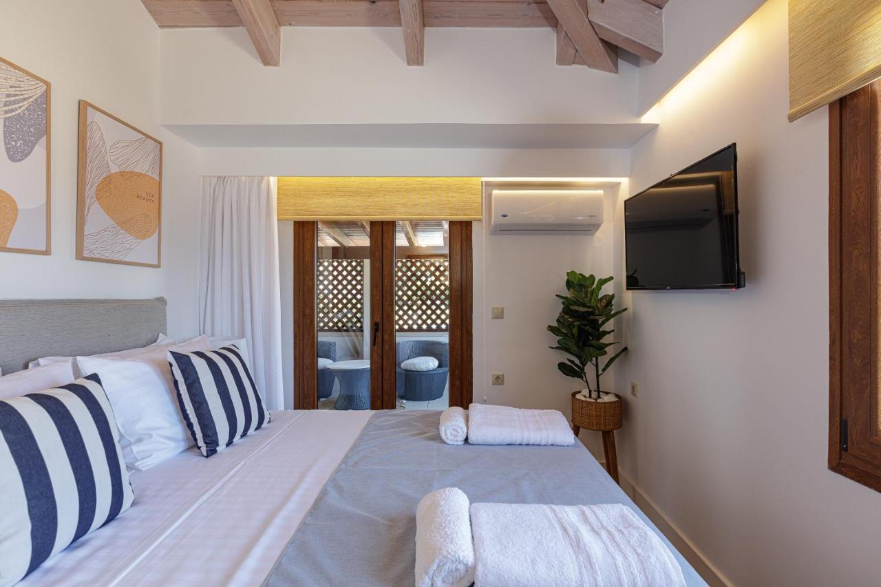 Villa Seashell -Wonderful Newly Renovated Villa On The Beach Galatás Buitenkant foto