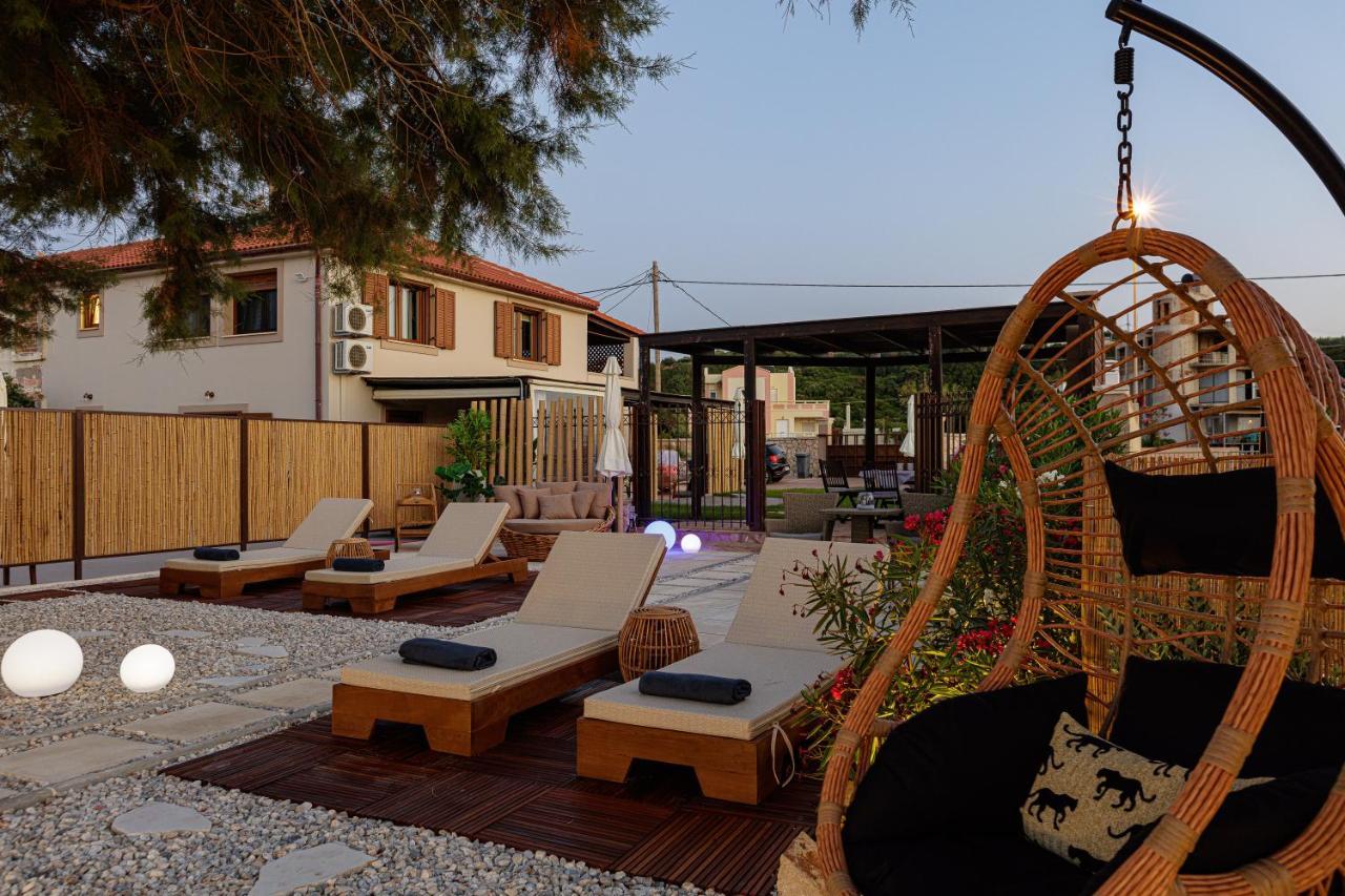 Villa Seashell -Wonderful Newly Renovated Villa On The Beach Galatás Buitenkant foto