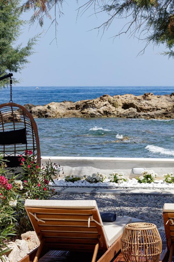 Villa Seashell -Wonderful Newly Renovated Villa On The Beach Galatás Buitenkant foto
