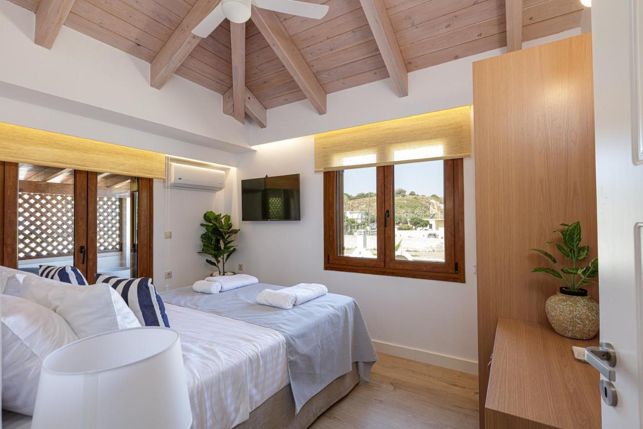 Villa Seashell -Wonderful Newly Renovated Villa On The Beach Galatás Buitenkant foto