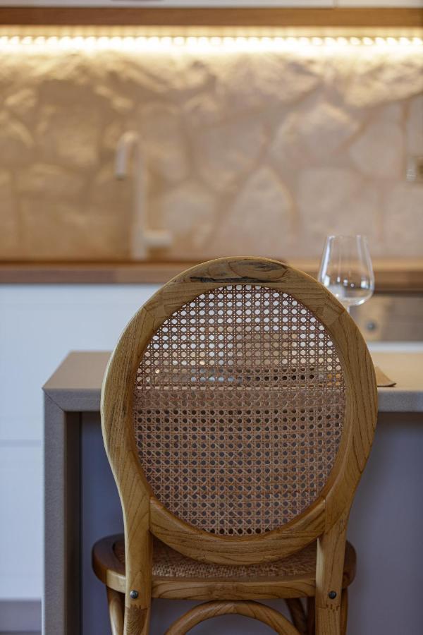 Villa Seashell -Wonderful Newly Renovated Villa On The Beach Galatás Buitenkant foto