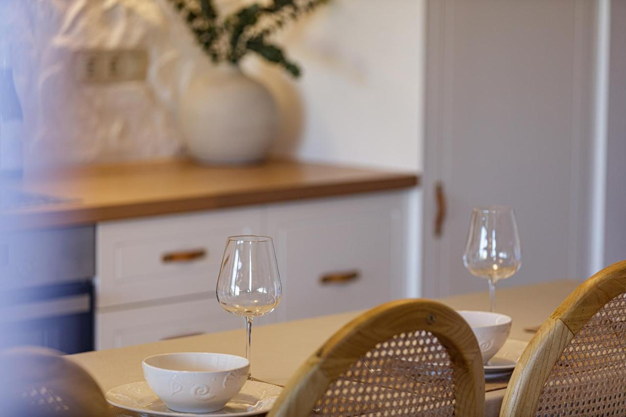Villa Seashell -Wonderful Newly Renovated Villa On The Beach Galatás Buitenkant foto