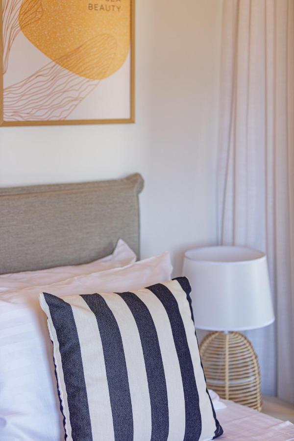 Villa Seashell -Wonderful Newly Renovated Villa On The Beach Galatás Buitenkant foto