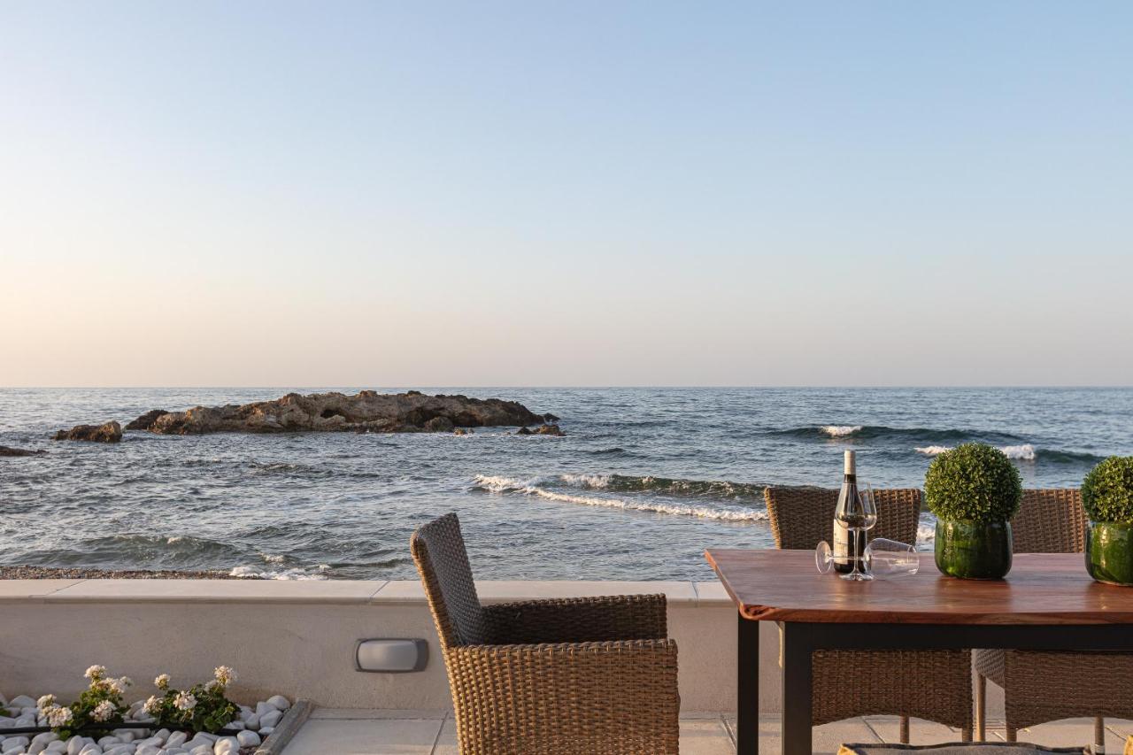 Villa Seashell -Wonderful Newly Renovated Villa On The Beach Galatás Buitenkant foto