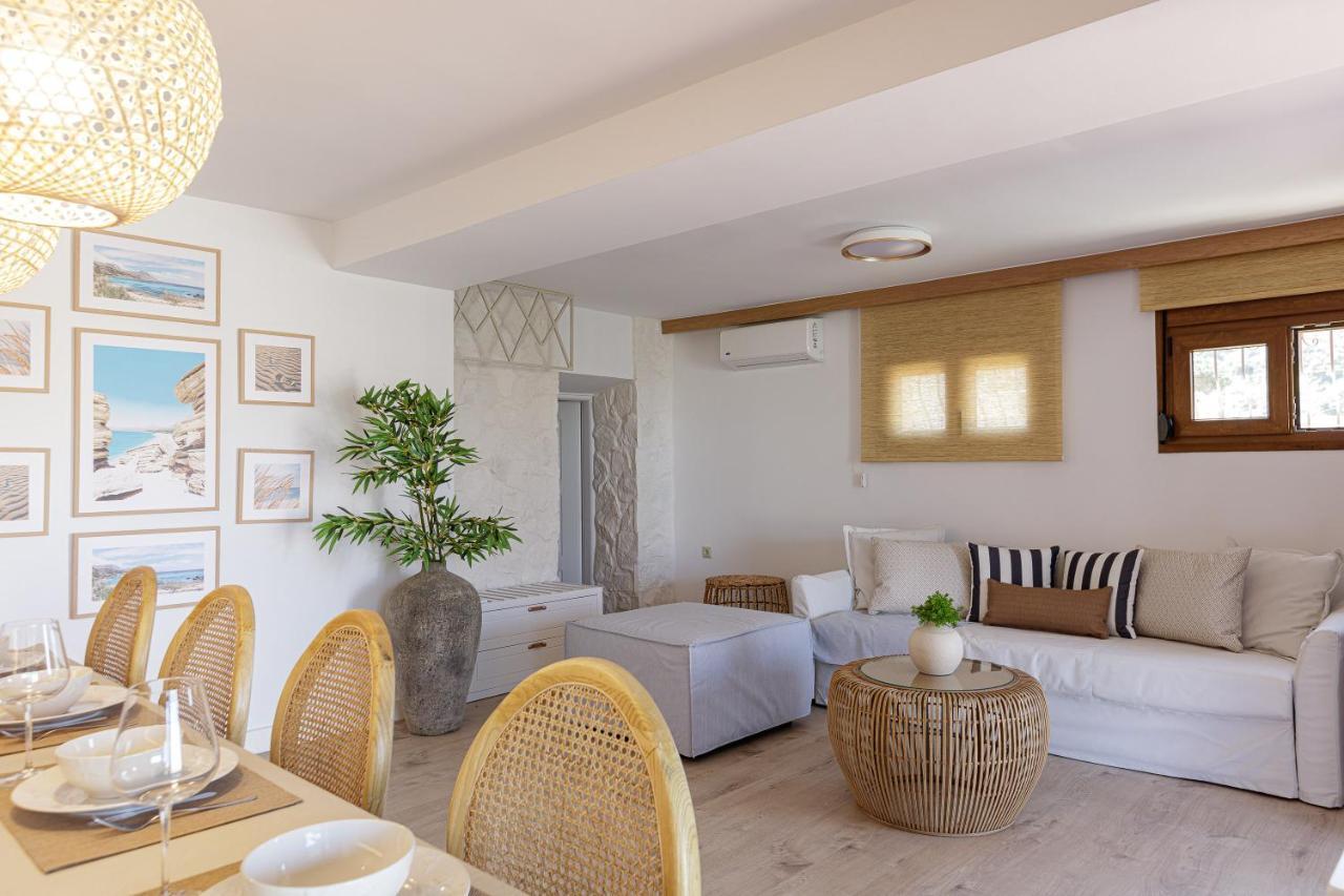 Villa Seashell -Wonderful Newly Renovated Villa On The Beach Galatás Buitenkant foto