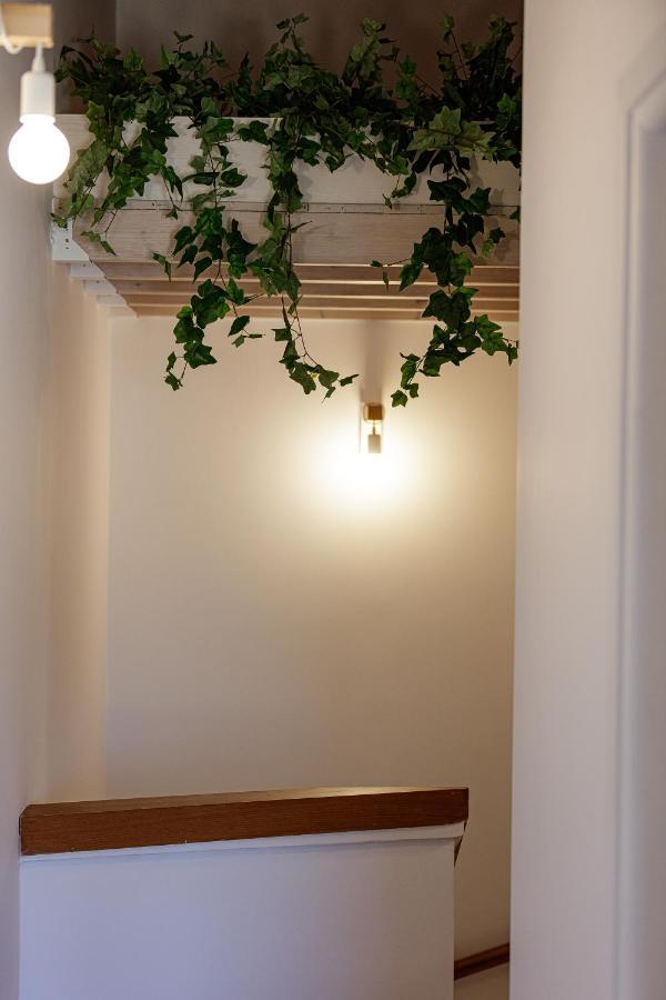 Villa Seashell -Wonderful Newly Renovated Villa On The Beach Galatás Buitenkant foto