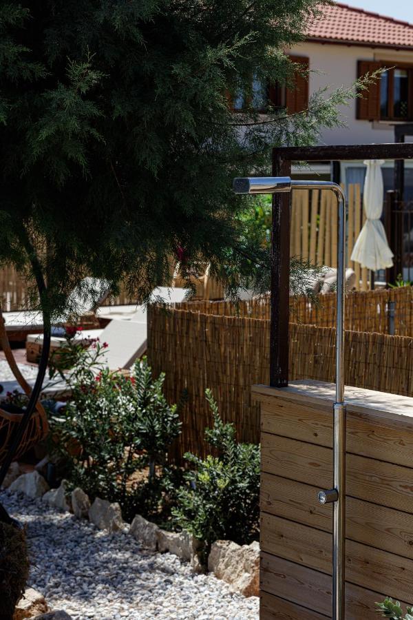 Villa Seashell -Wonderful Newly Renovated Villa On The Beach Galatás Buitenkant foto